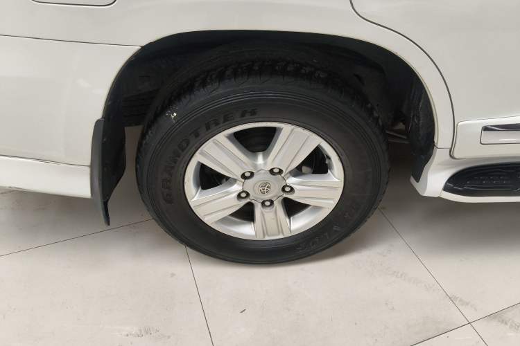 Used Toyota Land Cruiser 2015 4.0L GX-R U.S. Specification Right Rear Wheel Hub