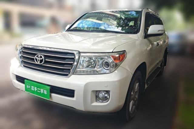 Used Toyota Land Cruiser Land Cruiser, Debao trim, 4.6-liter gasoline engine, eight seats, automatic transmission, with sunroof.