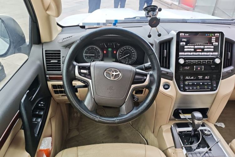 Used Toyota Land Cruiser 2015 4.0L VX-R 8-Seater Middle East Version Steering Wheel