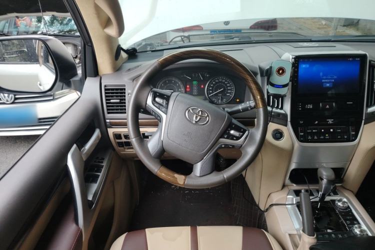 Used Toyota Land Cruiser 2015 4.0L V6 Middle East Low-Trim Version Steering Wheel