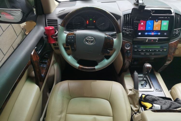 Used Toyota Land Cruiser 2015 4.0L V6 Middle East Low-Trim Version Steering Wheel