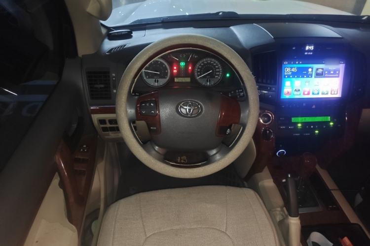 Used Toyota Land Cruiser 2015 4.0L 5-Seater Middle East Version Steering Wheel