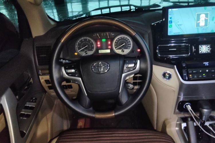 Used Toyota Land Cruiser 2015 4.0L V6 Middle East Low-Trim Version Steering Wheel