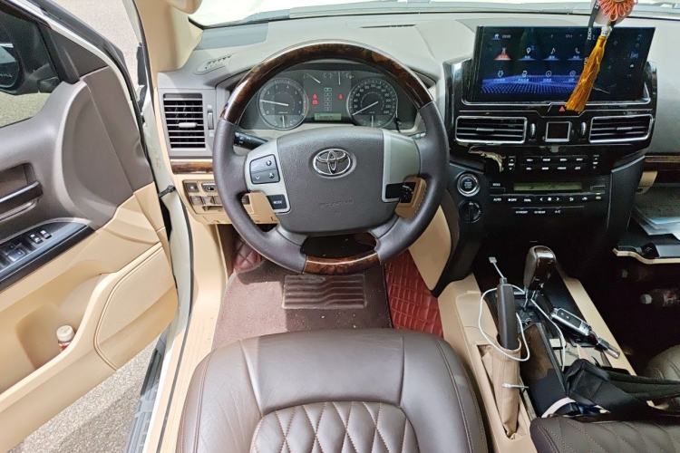 Used Toyota Land Cruiser 2015 4.0L V6 Middle East Low-Trim Version Steering Wheel