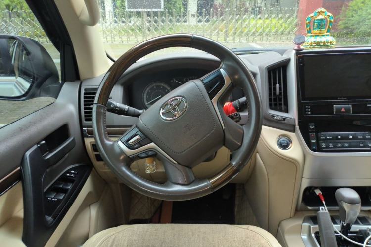 Used Toyota Land Cruiser 2015 4.0L V6 Middle East Low-Trim Version Steering Wheel
