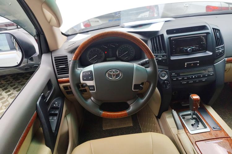 Used Toyota Land Cruiser 2015 4.0L V6 Middle East Low-Trim Version Steering Wheel