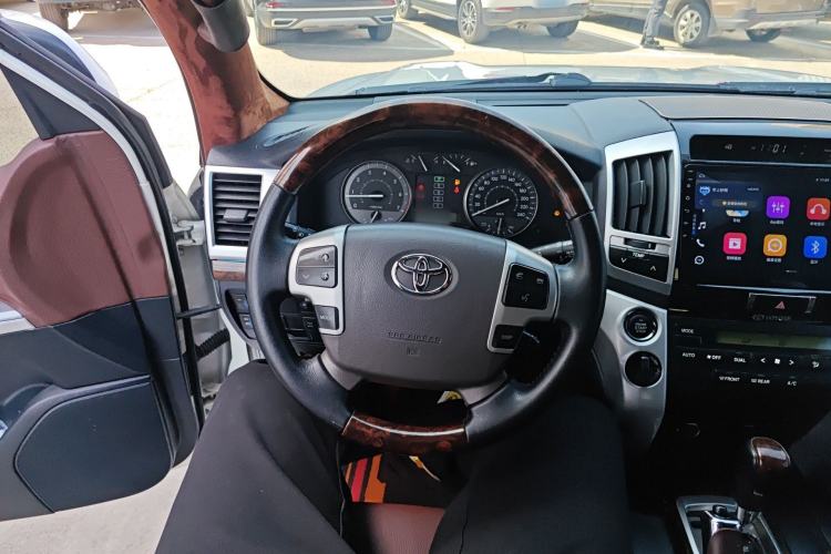 Used Toyota Land Cruiser 2015 4.0L V6 Middle East Low-Trim Version Steering Wheel
