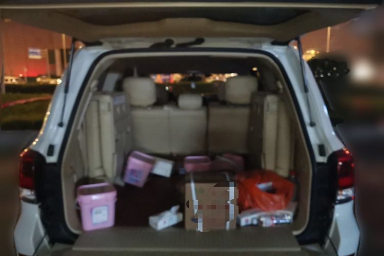 Used Toyota Land Cruiser 2015 4.0L V6 Middle East Limited Edition Trunk