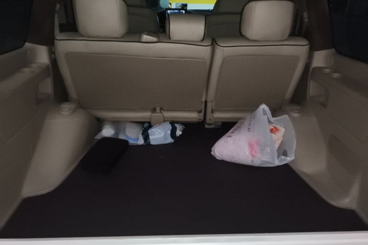 Used Toyota Land Cruiser 2015 4.0L V6 Middle East Low-Trim Version Trunk