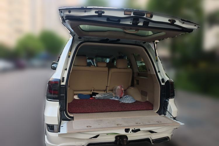 Used Toyota Land Cruiser 2015 4.0L V6 Middle East Low-Trim Version Trunk