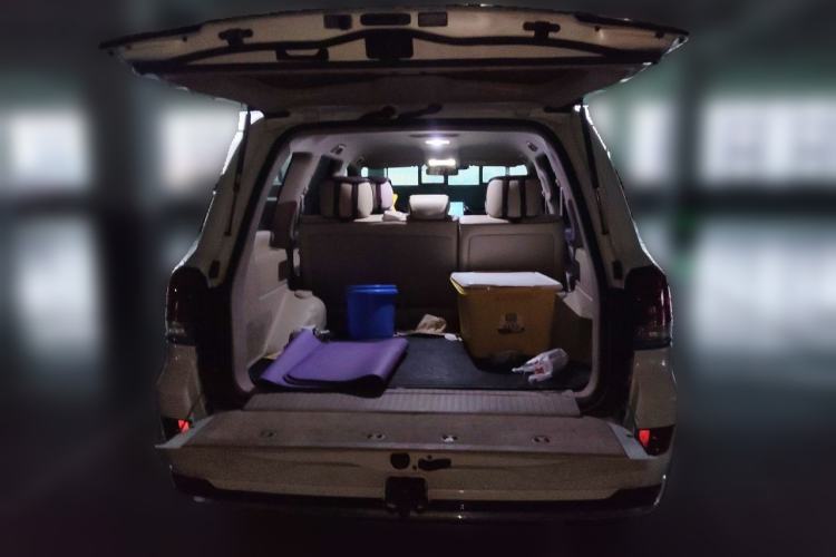 Used Toyota Land Cruiser 2015 4.0L V6 Middle East Low-Trim Version Trunk