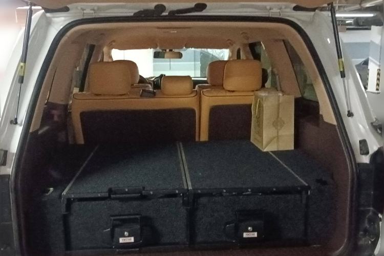Used Toyota Land Cruiser 2015 4.0L 5-Seater Middle East Version Trunk