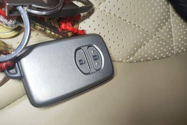Used Toyota Land Cruiser 2015 4.0L GX-R U.S. Specification Vehicle Key