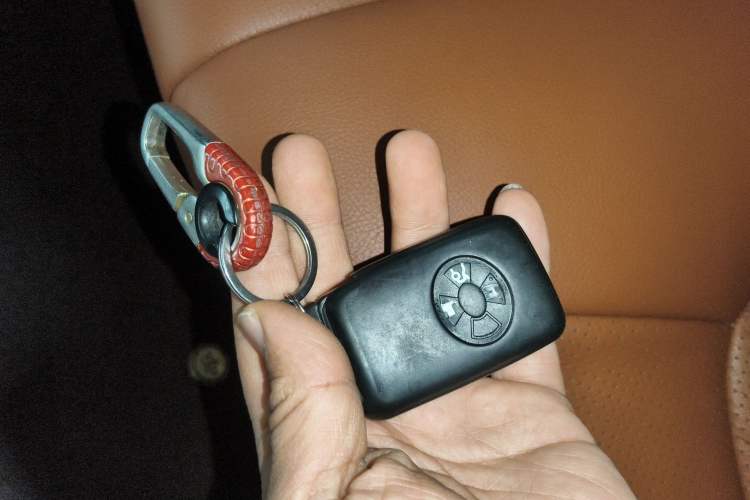 Used Toyota Land Cruiser 2015 4.0L GX-R U.S. Specification Vehicle Key