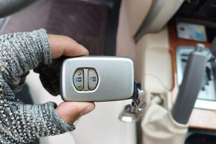 Used Toyota Land Cruiser 2015 4.0L V6 Middle East Limited Edition Vehicle Key