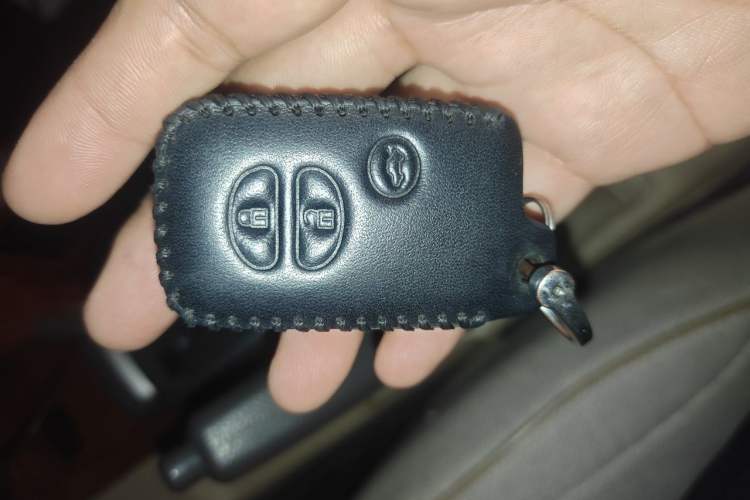 Used Toyota Land Cruiser 2015 4.0L 5-Seater Middle East Version Vehicle Key