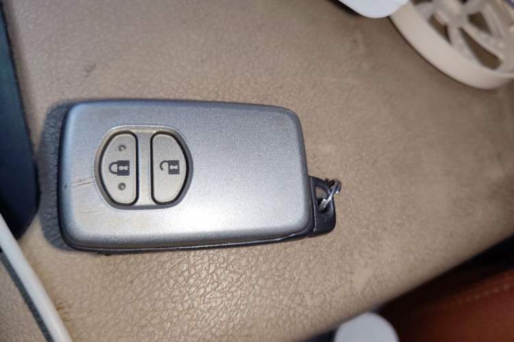 Used Toyota Land Cruiser 2015 4.0L V6 Middle East Limited Edition Vehicle Key