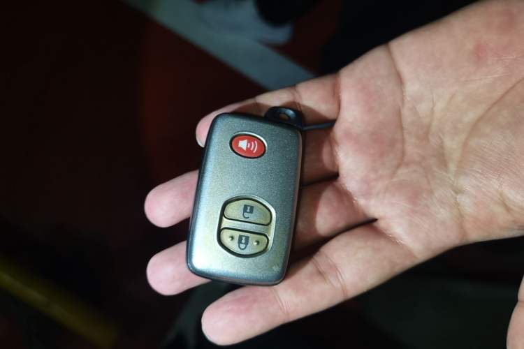 Used Toyota Land Cruiser 2015 4.6L V8 Middle East Limited Edition Vehicle Key