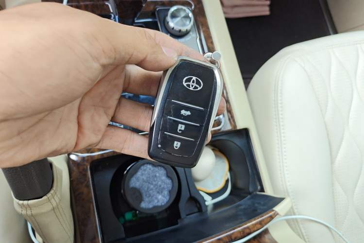 Used Toyota Land Cruiser  Vehicle Key