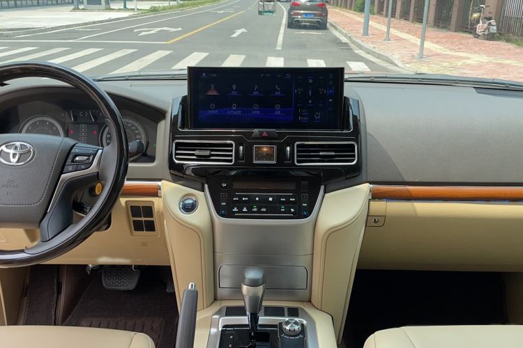 Used Toyota Land Cruiser 2016 4.0L Automatic Transmission Middle East Version Audio And AC Panel