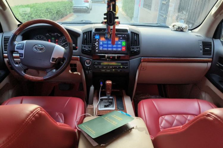 Used Toyota Land Cruiser  Center Console