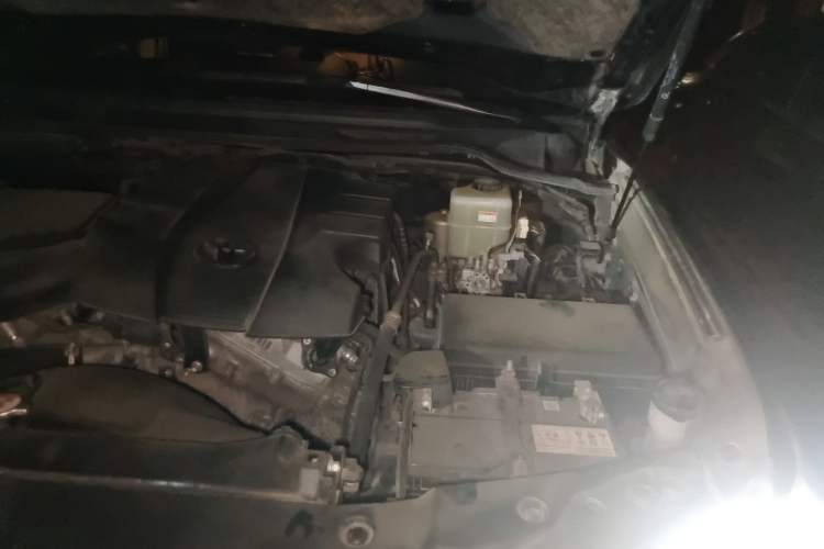 Used Toyota Land Cruiser 2016 4.0L Automatic GX-R Engine Bay Left