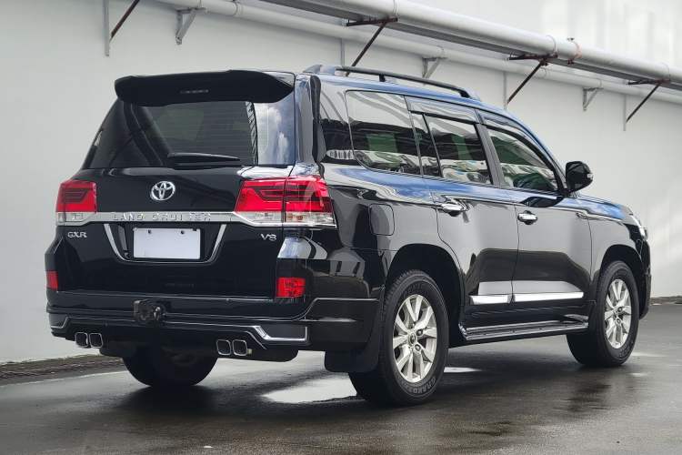 Used Toyota Land Cruiser 2016 4.6L GX-R Middle East Exterior 3