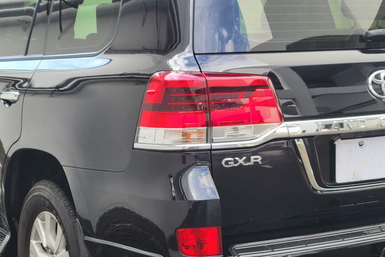 Used Toyota Land Cruiser 2016 4.6L GX-R Middle East Exterior 5