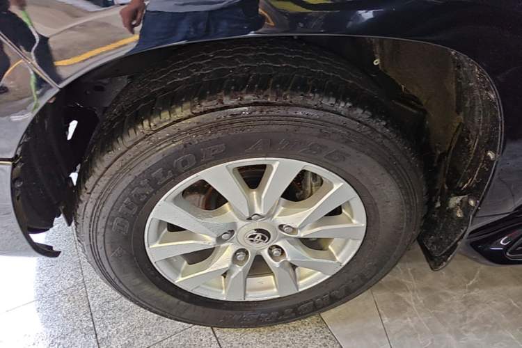 Used Toyota Land Cruiser 2016 4.6L GX-R Middle East Left Front Wheel Hub
