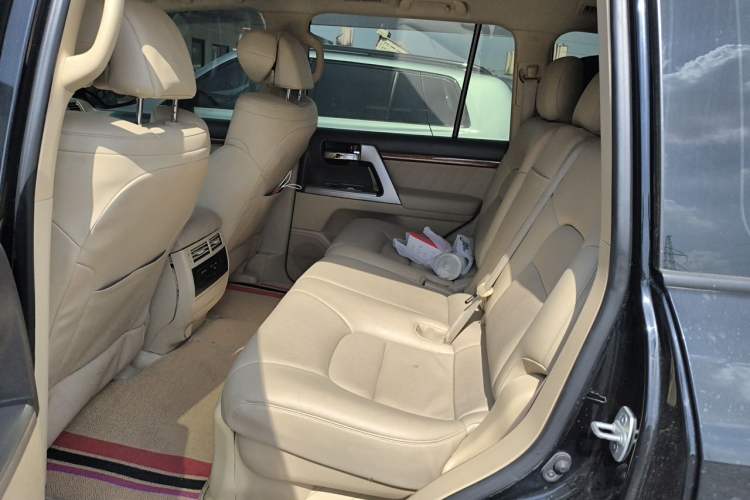 Used Toyota Land Cruiser 2016 4.6L GX-R Middle East Left Rear Seat
