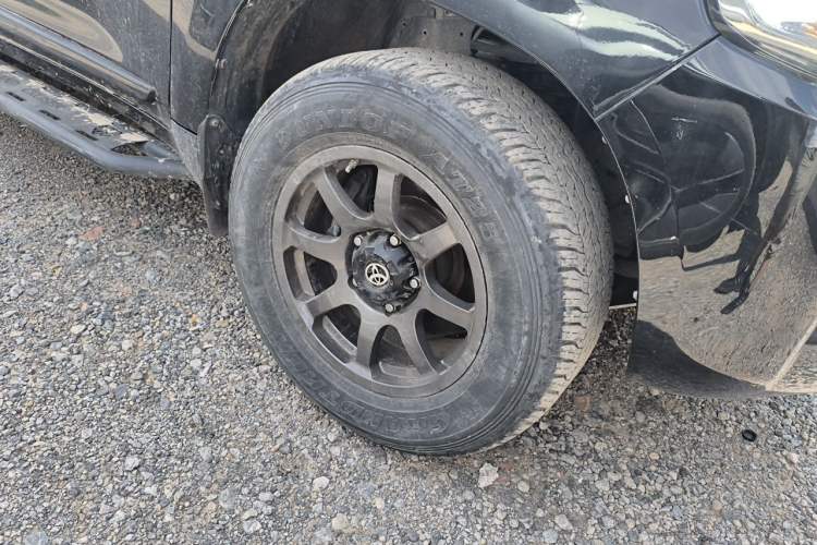 Used Toyota Land Cruiser 2016 4.6L GX-R Middle East Right Front Wheel Hub