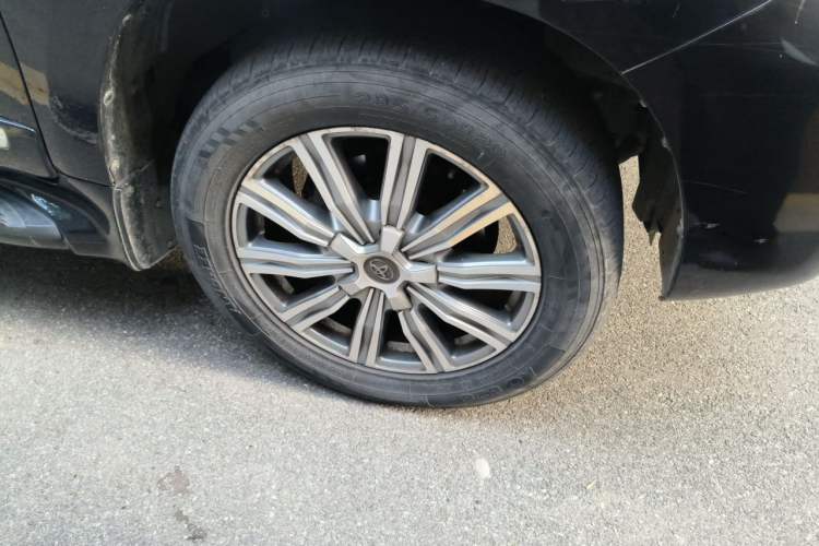 Used Toyota Land Cruiser  Right Front Wheel Hub