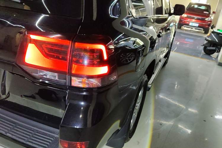 Used Toyota Land Cruiser 2016 4.0L Automatic Transmission Middle East Version Right Rear Taillight