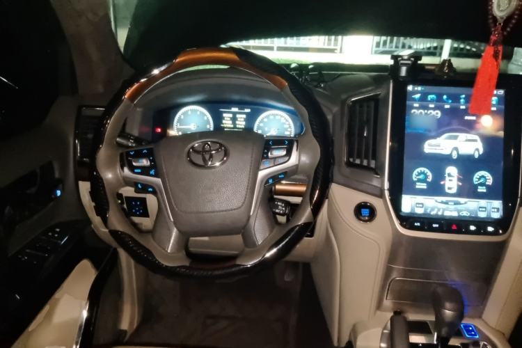 Used Toyota Land Cruiser 2016 4.0L Automatic GX-R Steering Wheel