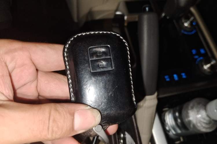 Used Toyota Land Cruiser 2016 4.0L Automatic GX-R Vehicle Key