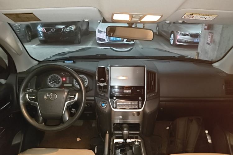 Used Toyota Land Cruiser 2016 4.0L GX 5-Seater U.S. Specification Center Console