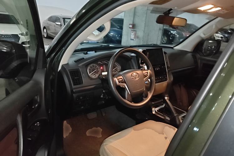 Used Toyota Land Cruiser 2016 4.0L GX 5-Seater U.S. Specification Driver Seat