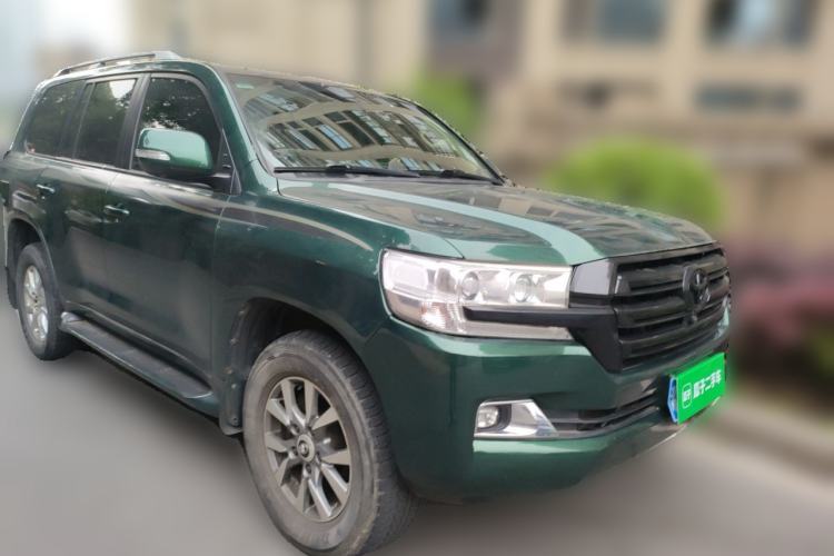 Used Toyota Land Cruiser 2016 4.0L Gasoline 8-Seater Middle East Version Front Right 45 Deg