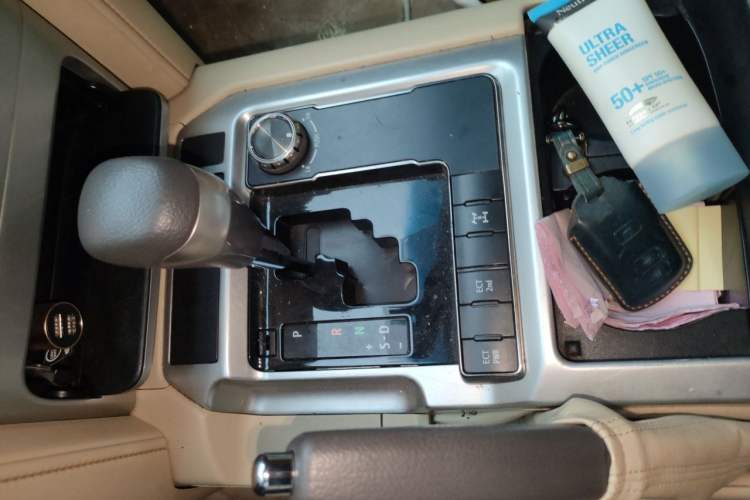Used Toyota Land Cruiser 2016 4.0L Gasoline 8-Seater Middle East Version Gear Lever