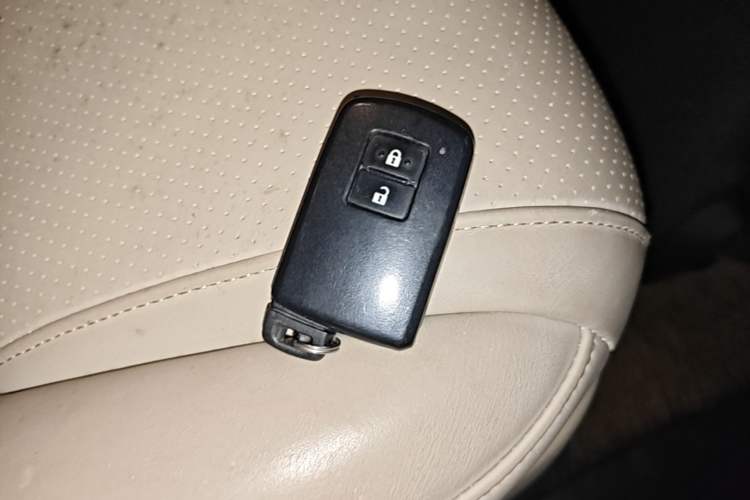 Used Toyota Land Cruiser 2016 4.0L GX 5-Seater U.S. Specification Interior 1