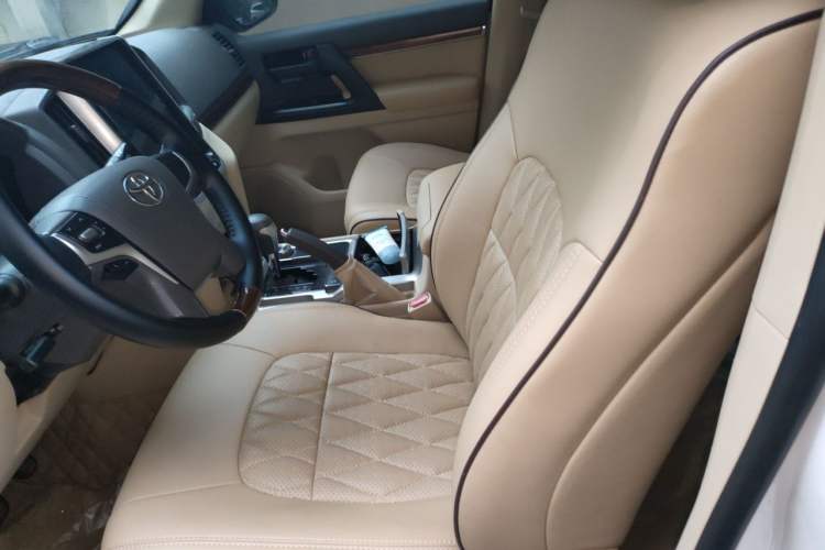Used Toyota Land Cruiser 2016 4.0L Gasoline 8-Seater Middle East Version Left Front Seat
