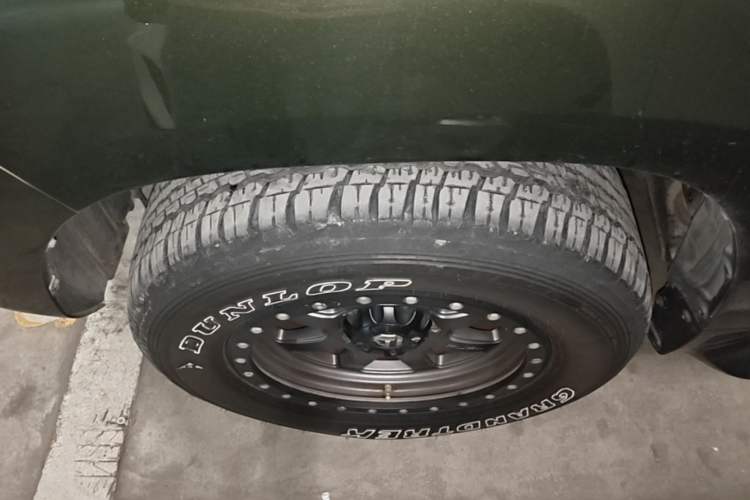 Used Toyota Land Cruiser 2016 4.0L GX 5-Seater U.S. Specification Left Front Wheel Hub