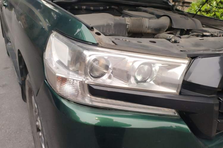 Used Toyota Land Cruiser 2016 4.0L Gasoline 8-Seater Middle East Version Right Front Headlight