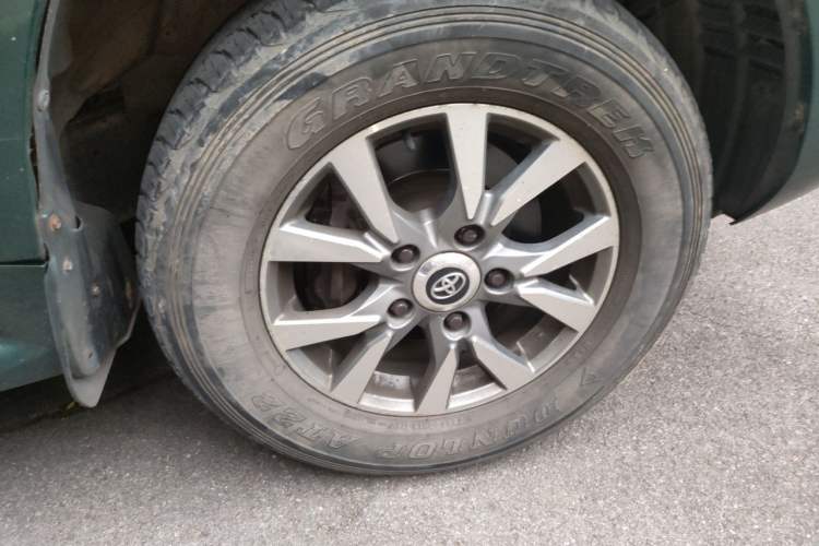 Used Toyota Land Cruiser 2016 4.0L Gasoline 8-Seater Middle East Version Right Front Wheel Hub