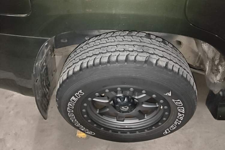 Used Toyota Land Cruiser 2016 4.0L GX 5-Seater U.S. Specification Right Rear Wheel Hub