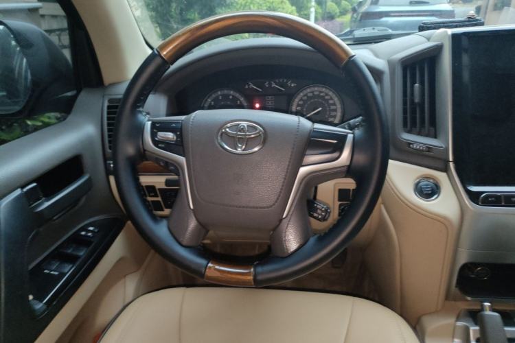 Used Toyota Land Cruiser 2016 4.0L Gasoline 8-Seater Middle East Version Steering Wheel