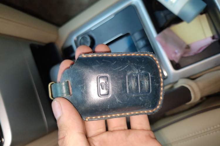 Used Toyota Land Cruiser 2016 4.0L Gasoline 8-Seater Middle East Version Vehicle Key