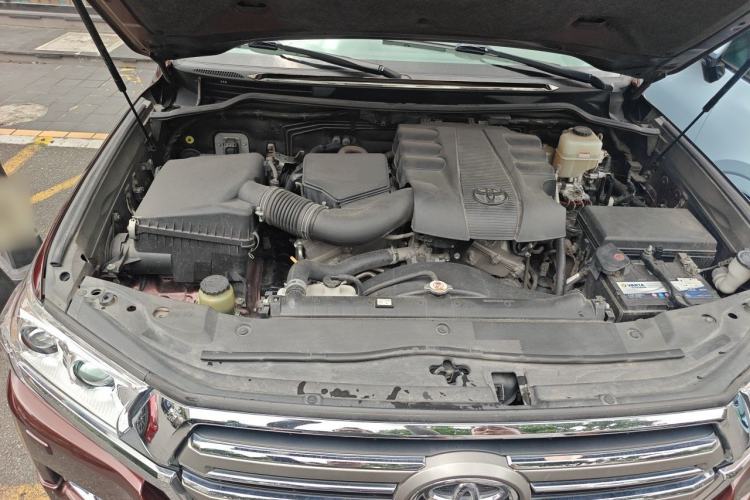 Used Toyota Land Cruiser 2016 4.0L Gasoline 8-Seater U.S. Specification Engine Bay