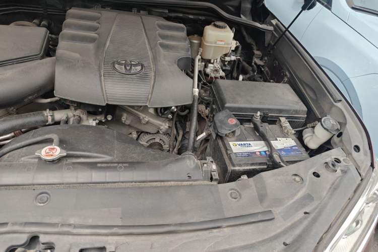 Used Toyota Land Cruiser 2016 4.0L Gasoline 8-Seater U.S. Specification Engine Bay Left