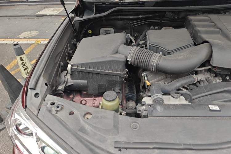 Used Toyota Land Cruiser 2016 4.0L Gasoline 8-Seater U.S. Specification Engine Bay Right